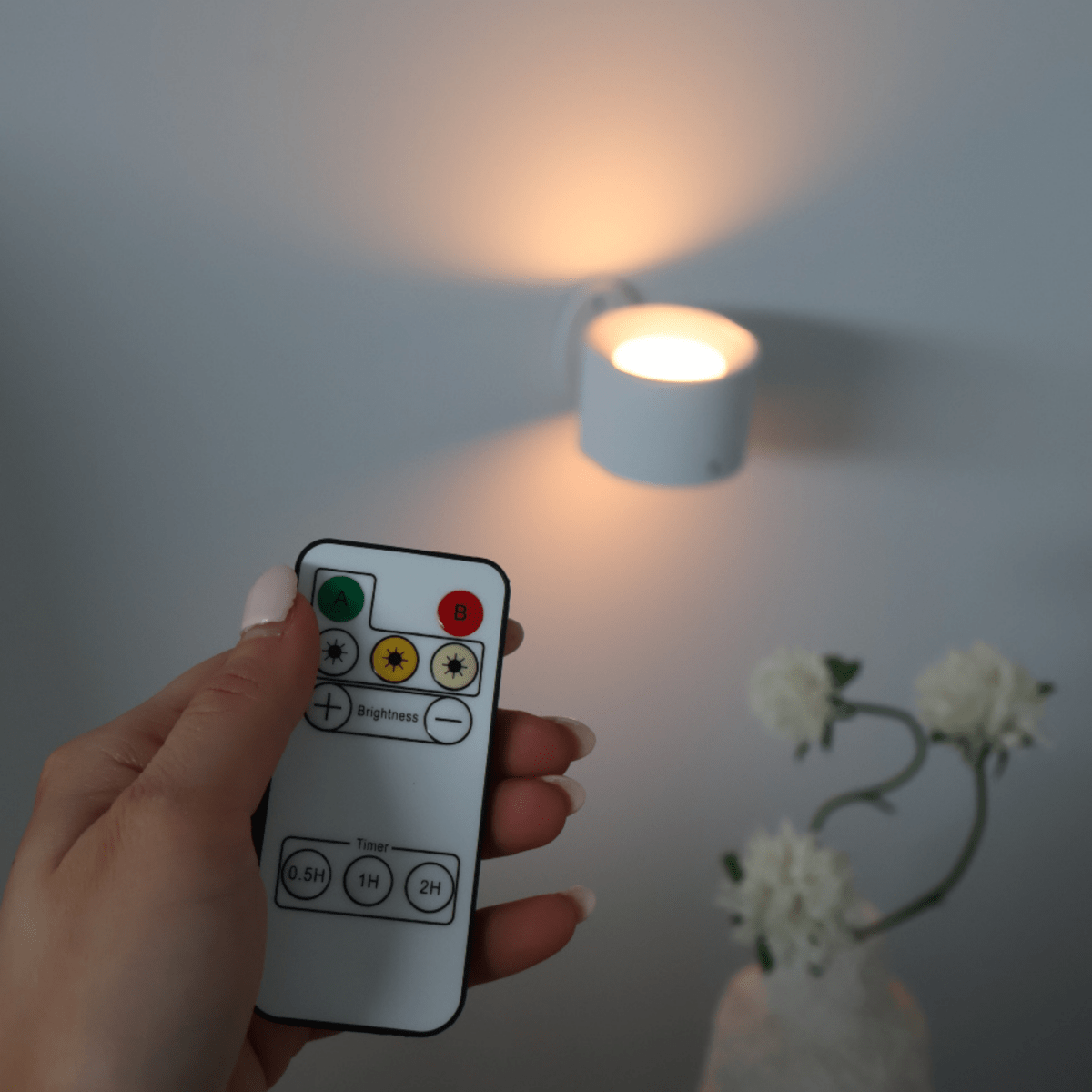 LUXIBEAM™ – Premium Wireless LED Wall Light