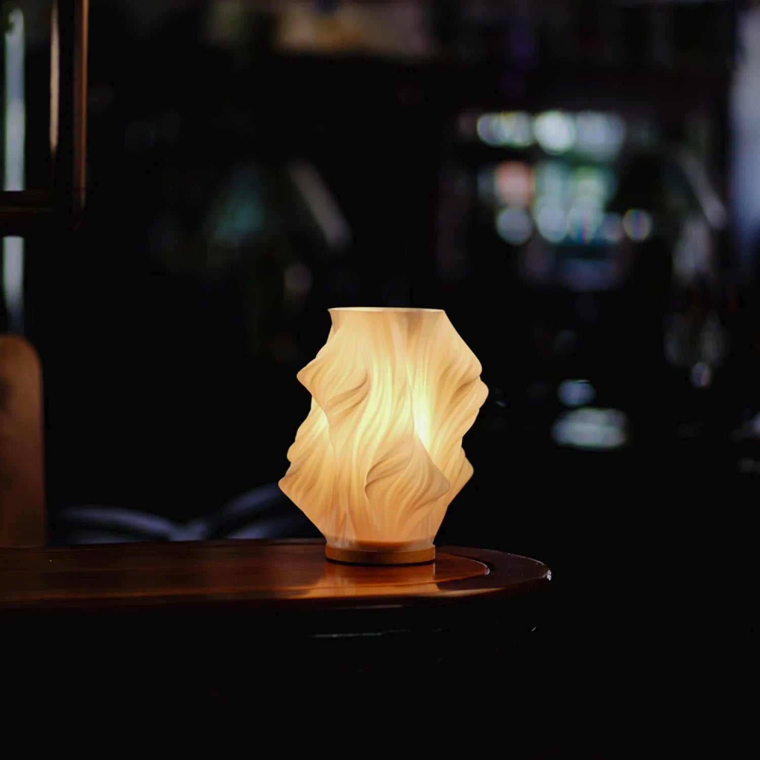 LumiWave™ Sculpted USB Table Lamp