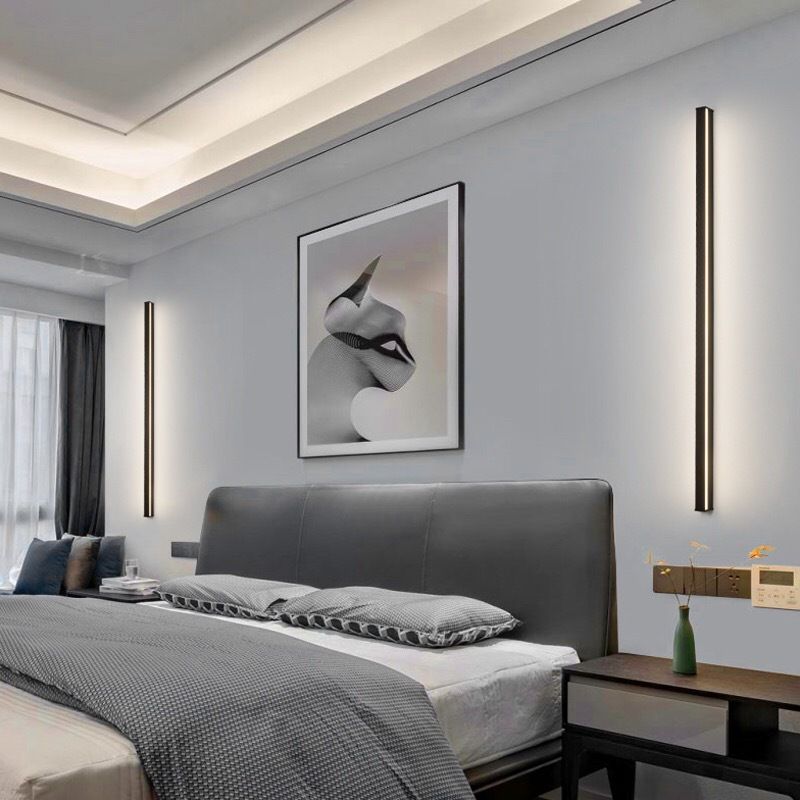 Linear LED Wall Lamp with Matte Finish