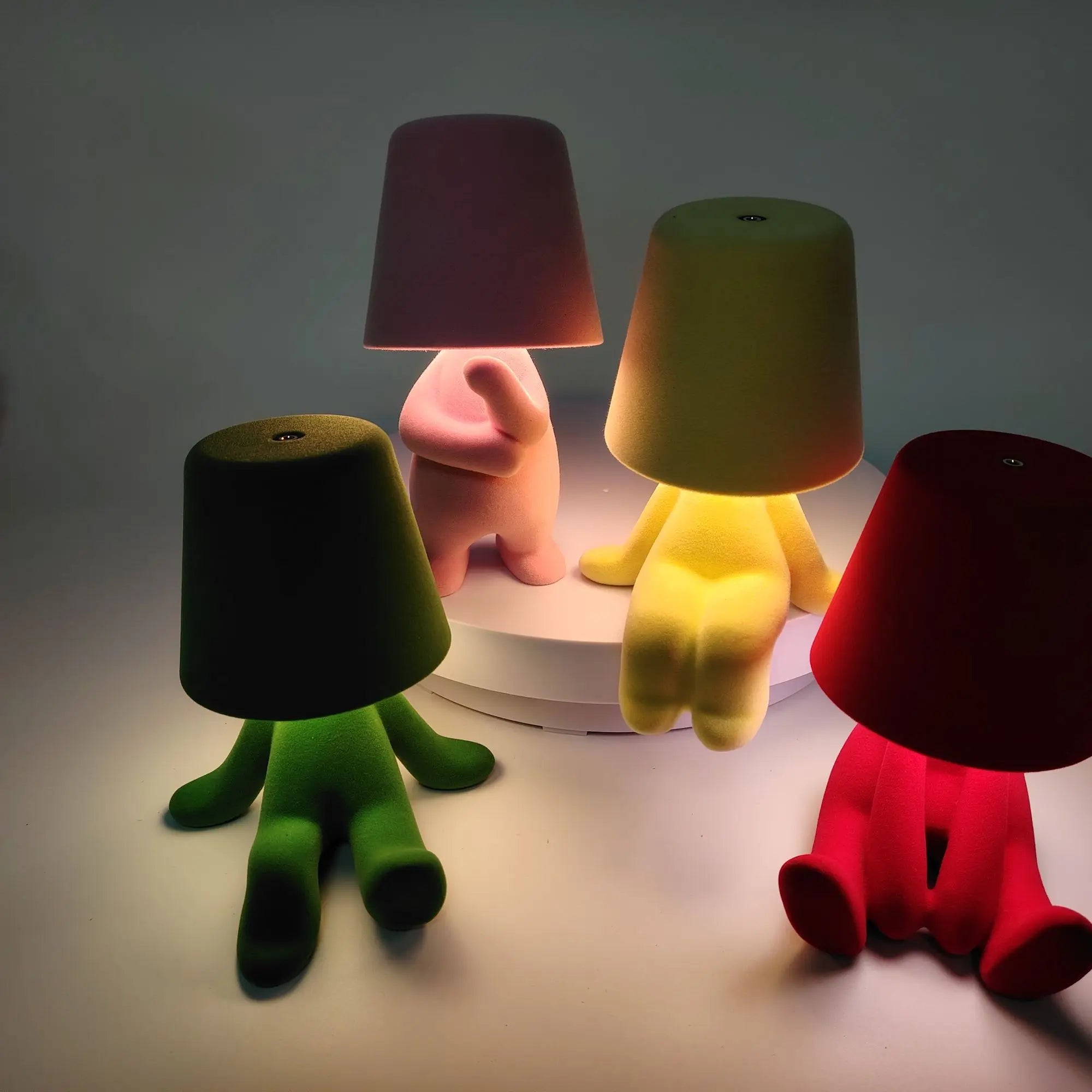 LUMORA™ – GOLD THINKER NIGHT LIGHT