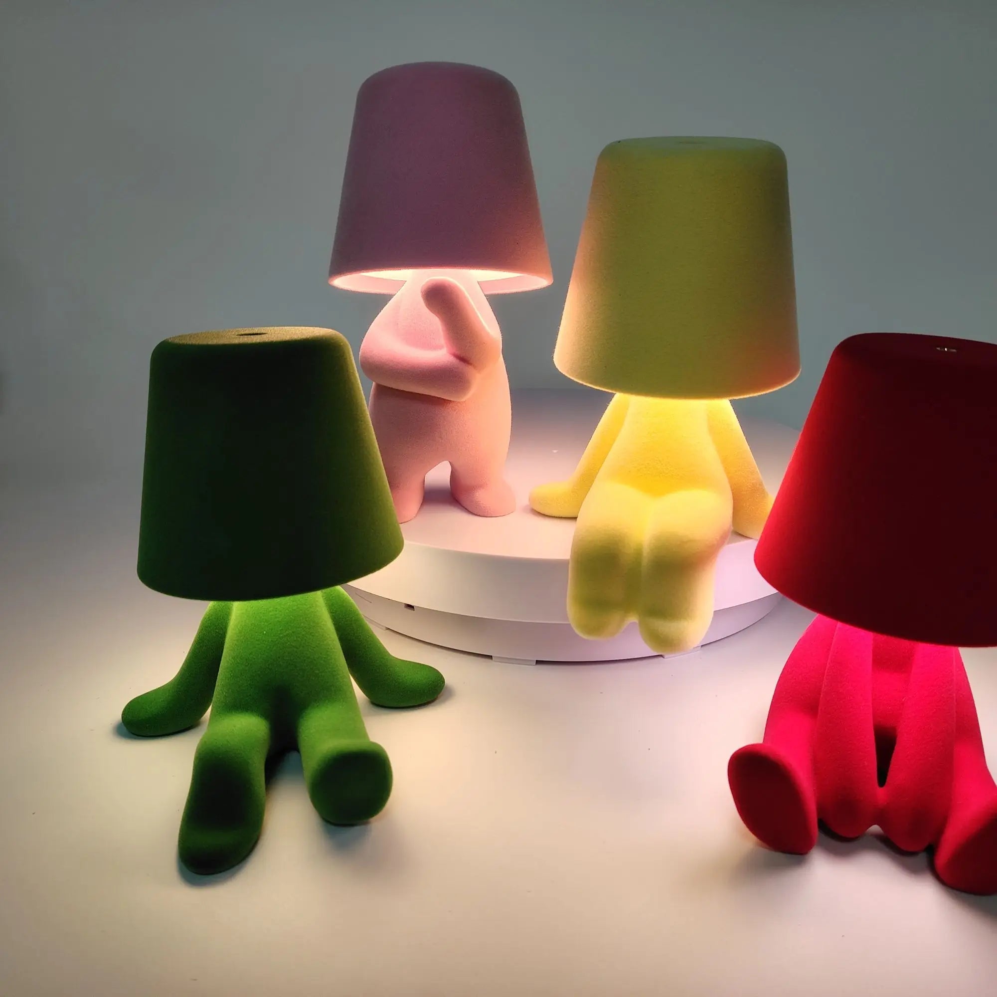 LUMORA™ – GOLD THINKER NIGHT LIGHT